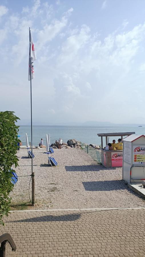 Residence Pool Peschiera Del Garda Exteriör bild