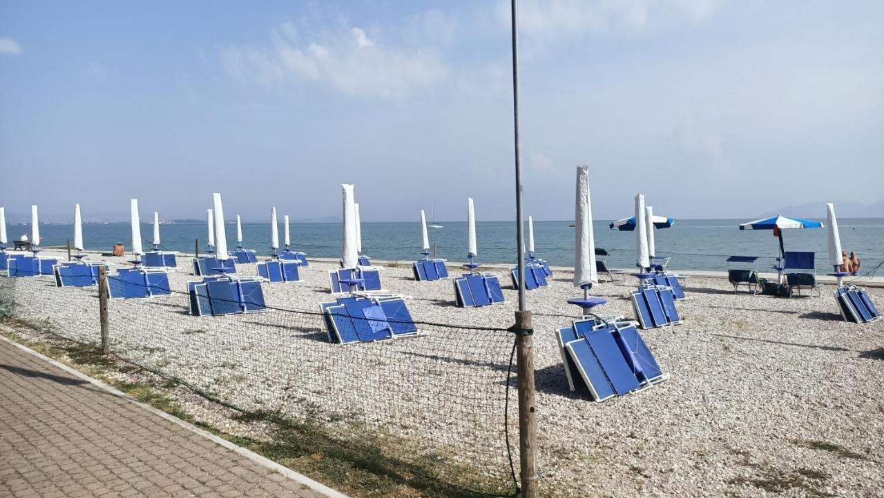 Residence Pool Peschiera Del Garda Exteriör bild